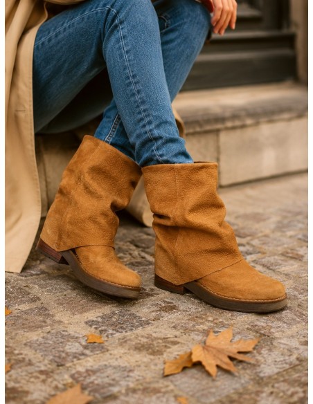 Victoria Camel