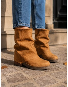 Victoria Camel 2