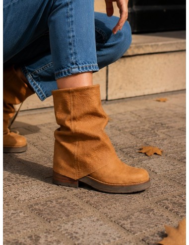 Victoria Camel