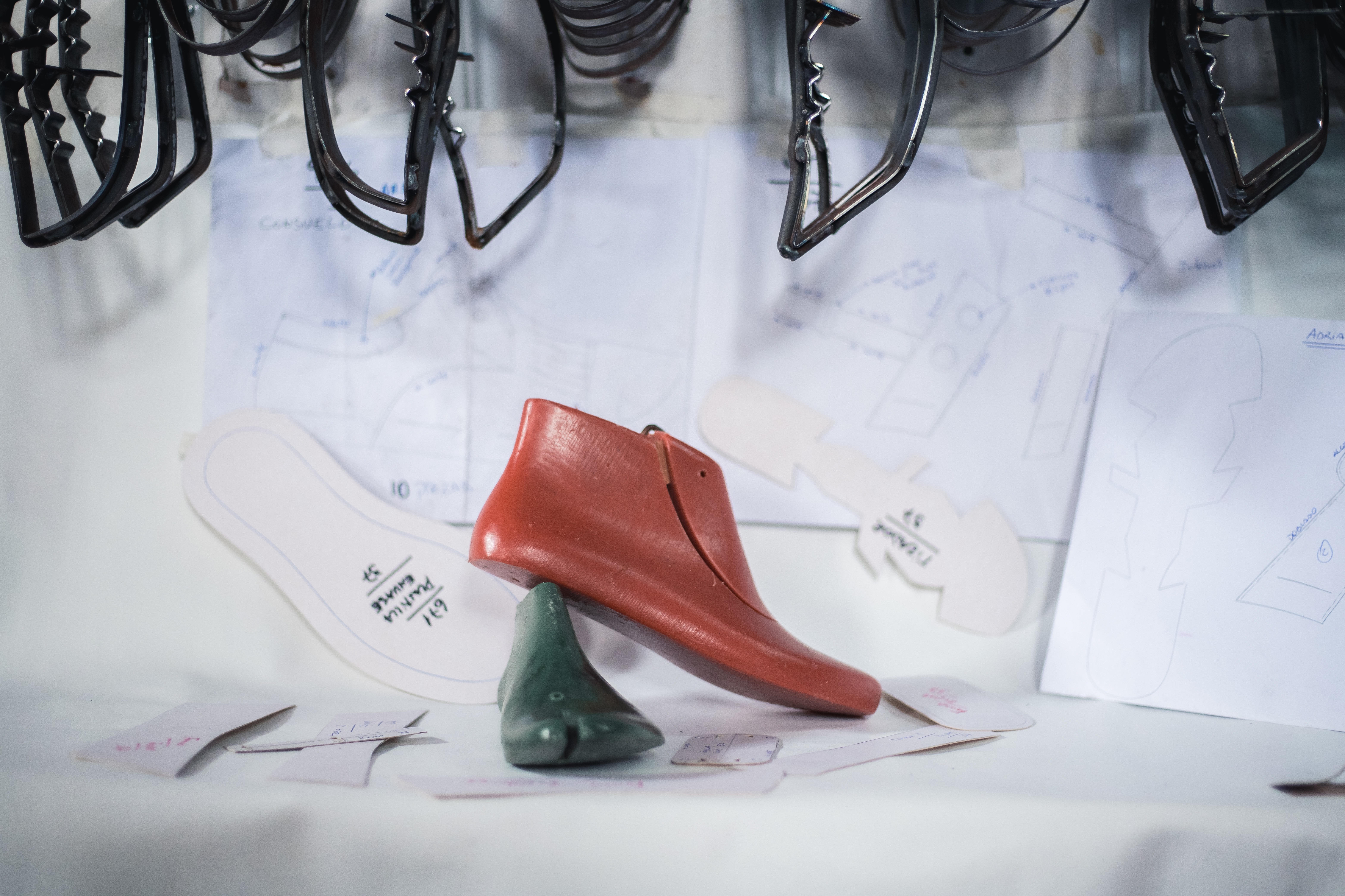 De necesidades y estilo: Historia del calzado femenino y el rescate de marcas nacionales